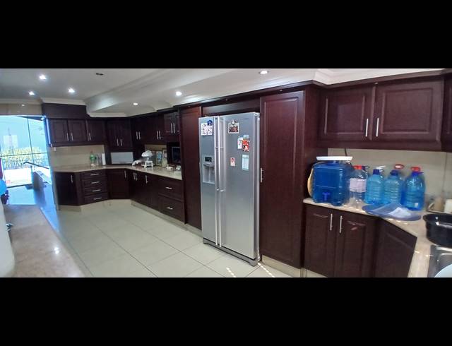 3 BEDROOM FREEHOLD FOR SALE IN BRIGHTON BEACH